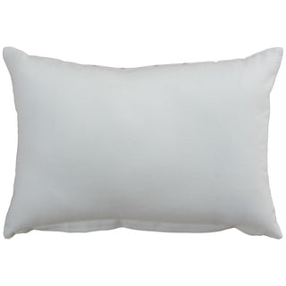 Rizzy Pillows T23787 Ivory/Natural Room Image Feature