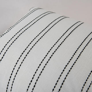 Rizzy Pillows T23790 White/Black Corner Image