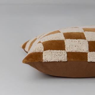 Rizzy Pillows T23884 Brown/ Natural Edge Image