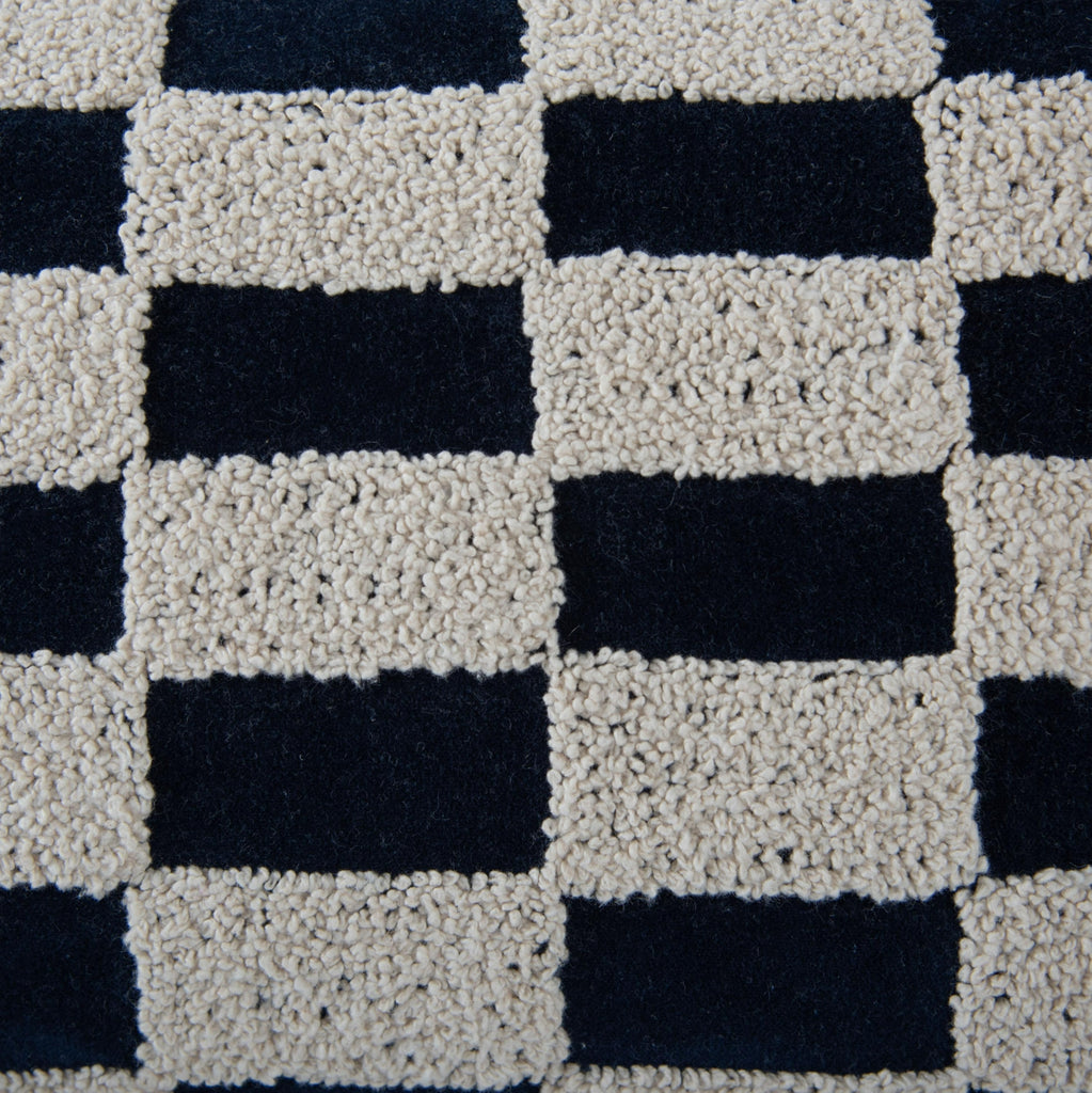 Rizzy Pillows T23885 Blue/ Natural Corner Image