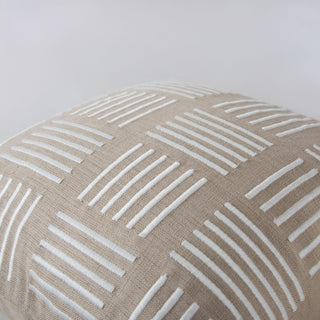 Rizzy Donny Osmond Home T24364 Natural / Ivory Corner Image
