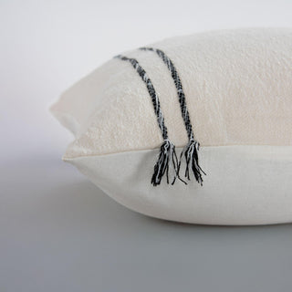 Rizzy Donny Osmond Home T24379 Ivory / Black Edge Image