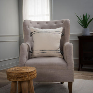 Rizzy Donny Osmond Home T24379 Ivory / Black Room Image Feature
