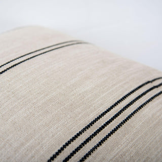 Rizzy Donny Osmond Home T24385 Natural / Black Corner Image