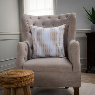 Rizzy Pillows T24496 White/Natural Room Image Feature