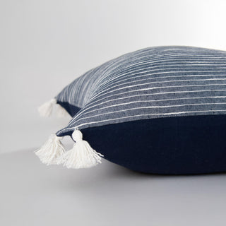 Rizzy Pillows T24504 Blue/White Edge Image