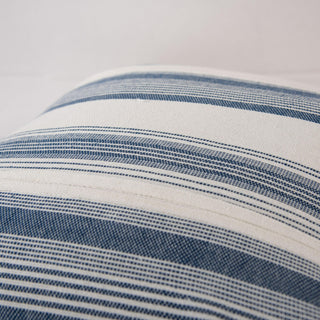 Rizzy Pillows T24746 White/Blue Corner Image