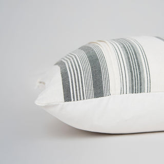 Rizzy Pillows T24759 White/Grey Edge Image