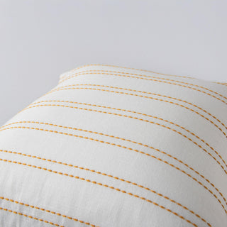 Rizzy Pillows T25097 White/Yellow Corner Image
