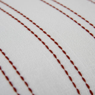 Rizzy Pillows T25099 White/Rust Angle Image