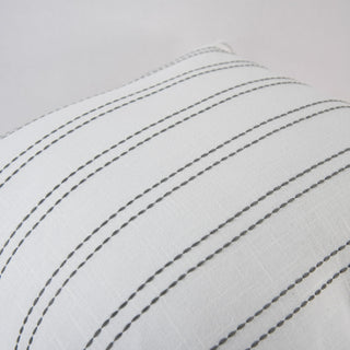 Rizzy Pillows T25100 White/Grey Corner Image
