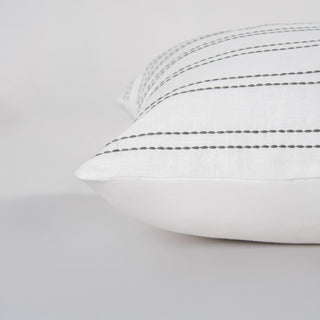 Rizzy Pillows T25100 White/Grey Edge Image