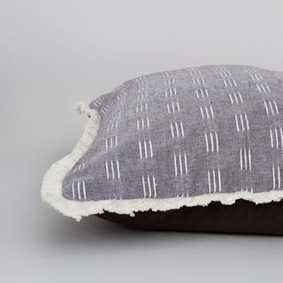 Rizzy Pillows T25104 White/ Coffee Edge Image