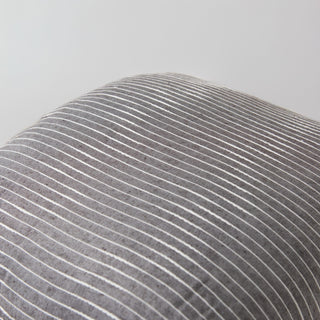 Rizzy Pillows T25115 Coffee/White Corner Image