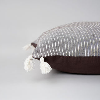 Rizzy Pillows T25115 Coffee/White Edge Image