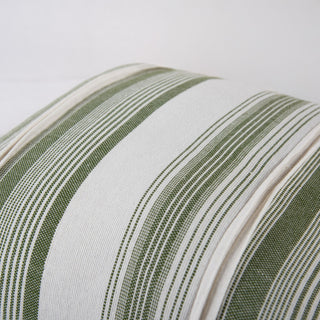 Rizzy Pillows T25118 White/Dark Green Corner Image