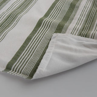 Rizzy Pillows T25118 White/Dark Green Detail Image