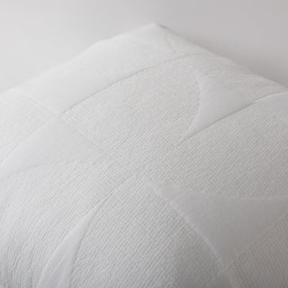 Rizzy Pillows T25123 White Corner Image