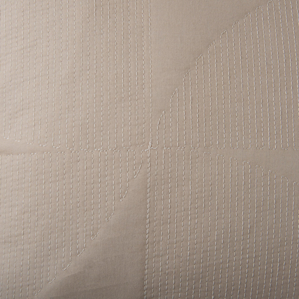 Rizzy Pillows T25124 Natural main image