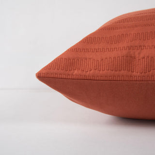 Rizzy Pillows T25261 Rust Edge Image