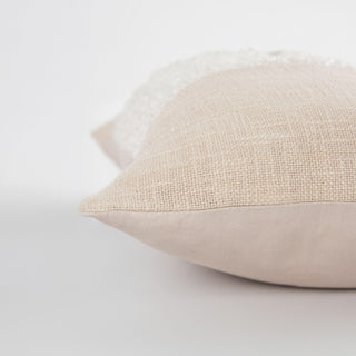 Rizzy Pillows T25463 Natural Edge Image