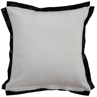 Rizzy Pillows T25733 Ivory/Black Room Image Feature
