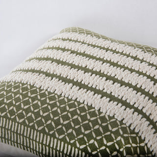Rizzy Pillows T27073 Green/ Natural Corner Image