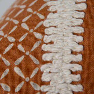 Rizzy Pillows T27075 Orange/ Natural Angle Image