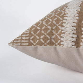 Rizzy Pillows T27076 Natural Edge Image
