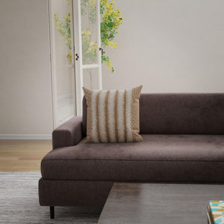 Rizzy Pillows T27076 Natural Room Image Feature