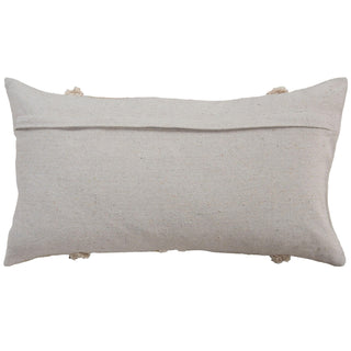 Rizzy Pillows T27115 Natural Room Image Feature
