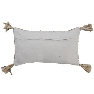 Rizzy Pillows T27120 Natural Room Image Feature