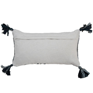 Rizzy Pillows T27121 Black/Grey Room Image Feature