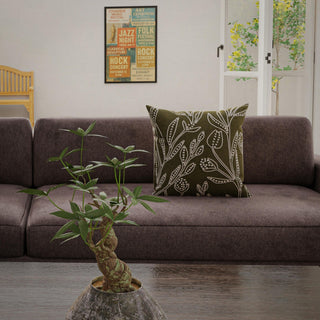 Rizzy Pillows T27136 Green/Natural Room Image Feature