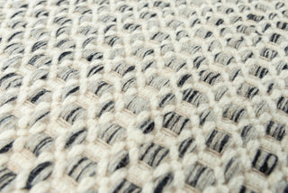 Rizzy Windsor WIN101 Gray Area Rug Close Up
