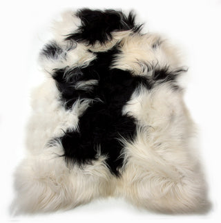 Auskin Arctic Icelandic Sheepskin Natural Spotted White/Black Area Rug main image