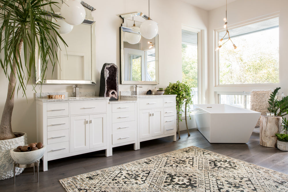 Loloi Izmir IZ-02 Grey / Beige Area Rug Roomscene Feature