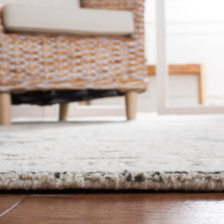 Safavieh Abstract ABT356H Ivory / Charcoal Area Rug Detail