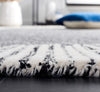 Safavieh Abstract ABT478Z Black / Ivory Area Rug Detail