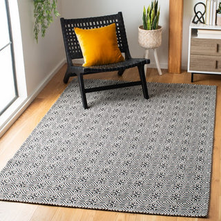 Safavieh Augustine AGT402 Black / Light Grey Area Rug