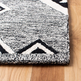 Safavieh Aspen APN814Z Black / Ivory Area Rug Detail