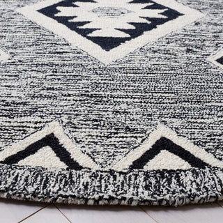 Safavieh Aspen APN814Z Black / Ivory Area Rug Detail