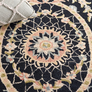 Safavieh Aubusson AUB201Z Black / Ivory Area Rug Detail