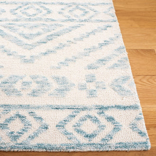 Safavieh Audrey AUD201M Ivory / Blue Area Rug Detail