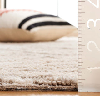 Safavieh Audrey AUD202B Ivory / Beige Area Rug Detail