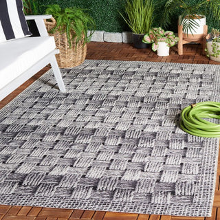 Safavieh Barbados BAR557 Black / Ivory Area Rug