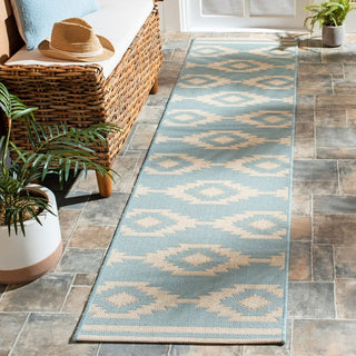 Safavieh Beach House BHS171 Cream / Aqua Area Rug