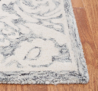 Safavieh Blossom BLM106H Grey / Ivory Area Rug Detail
