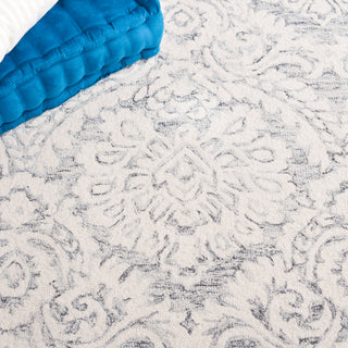 Safavieh Blossom BLM106H Grey / Ivory Area Rug Detail