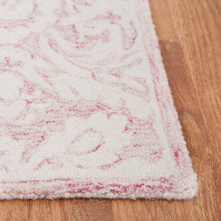 Safavieh Blossom BLM106U Pink / Ivory Area Rug Detail